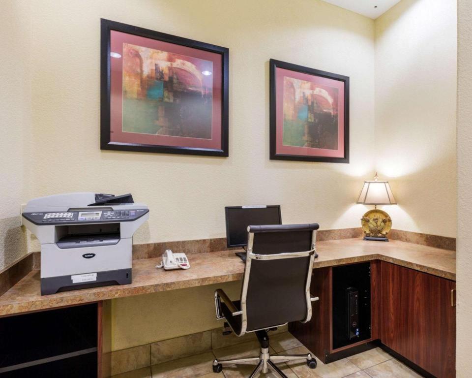 Comfort Suites Near Nasa - Clear Lake Webster Eksteriør bilde